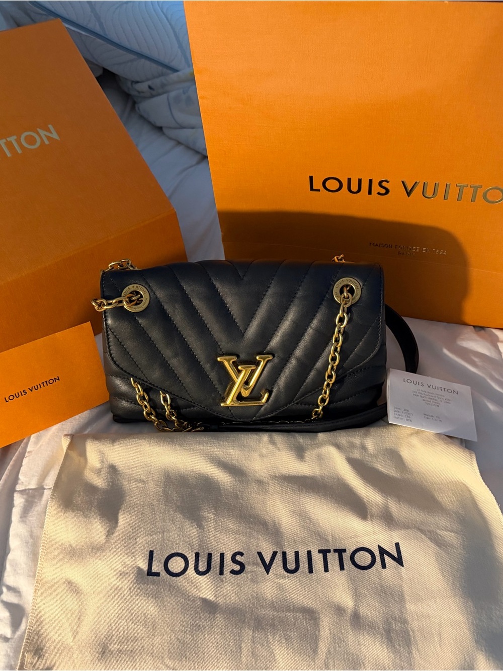 Louis Vuitton New Wave Chain Bag in black, style M58552